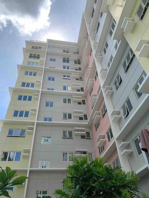 1Br With Extra Room At One Regis- Megaworld 바콜로드 외부 사진